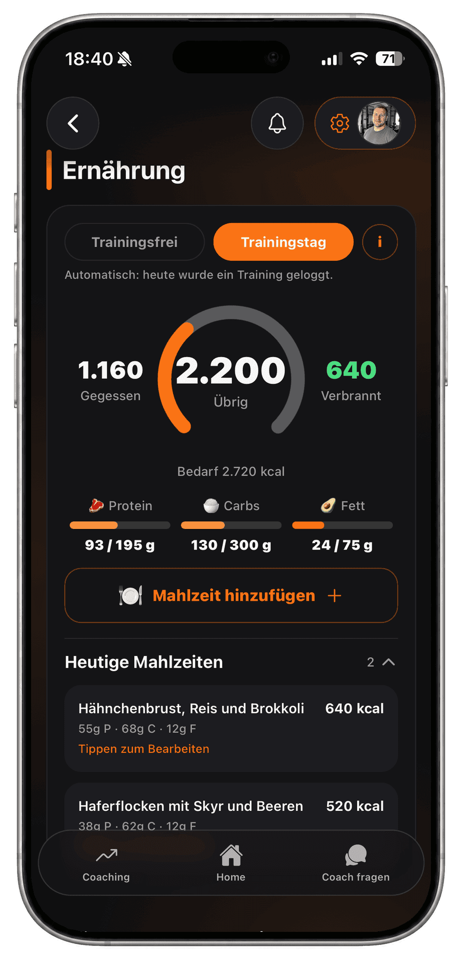 Ernährungsansicht der Mitglieder-App mit Kalorienring, Makros und den heutigen Mahlzeiten