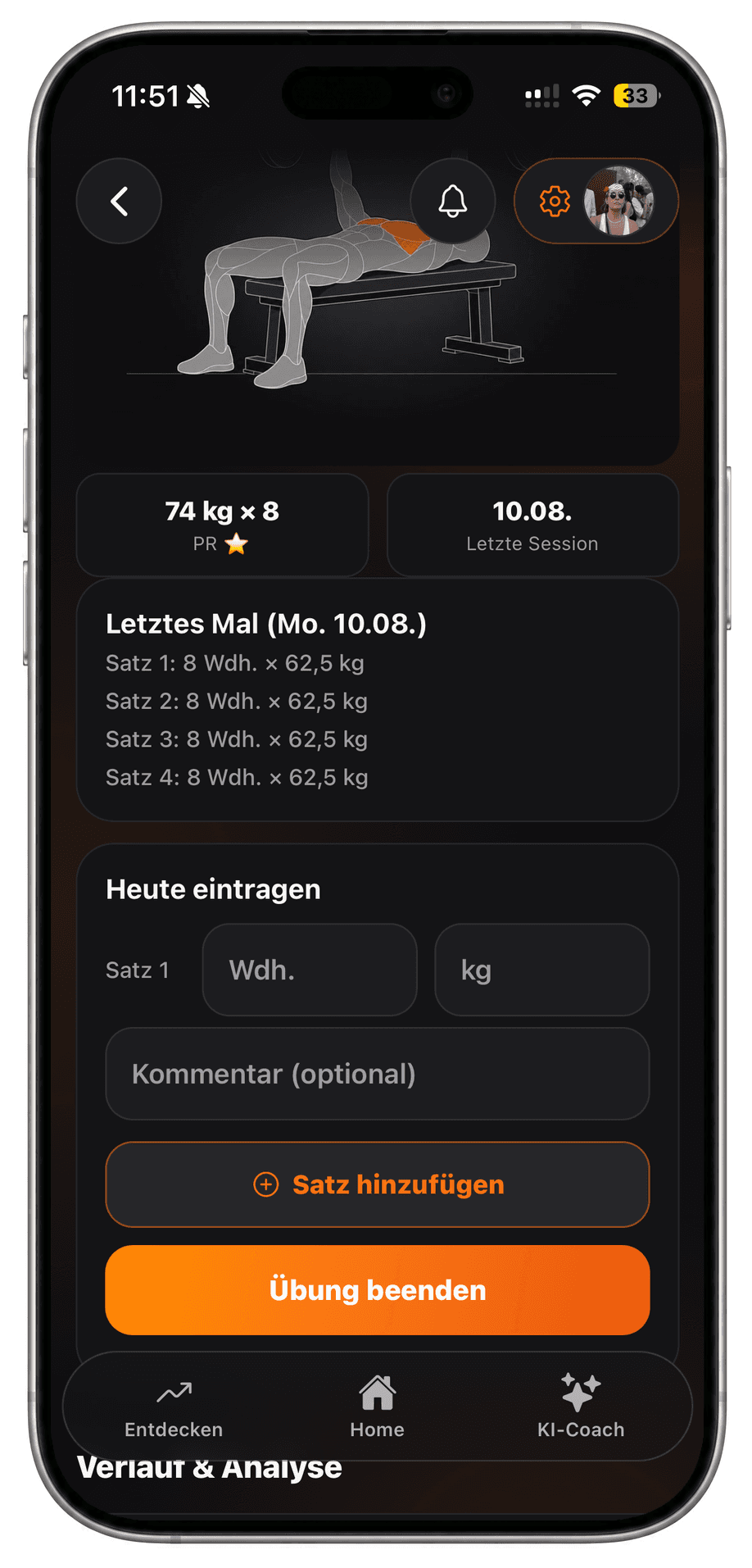 Übung Bankdrücken in FITCOSI mit Muskelgrafik, persönlichem Rekord 74 kg × 8 und den vier Sätzen der letzten Session